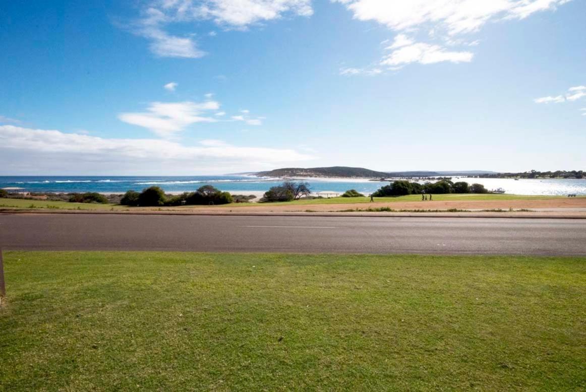 Pelican Shore Oceanfront Villa 6 Kalbarri Buitenkant foto