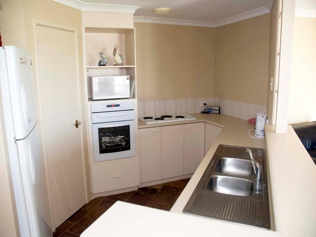 Pelican Shore Oceanfront Villa 6 Kalbarri Kamer foto